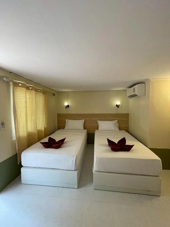 Coco's Guest House twin room with two single beds
