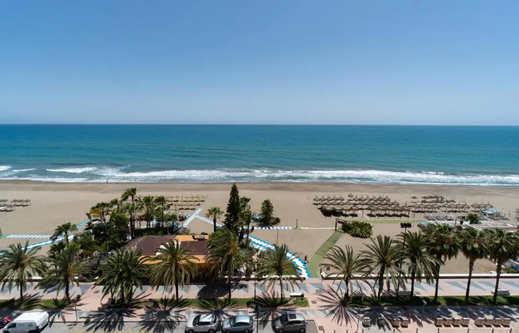 Private balcony with Mediterranean Sea view at Hotel Apartamentos Bajondillo