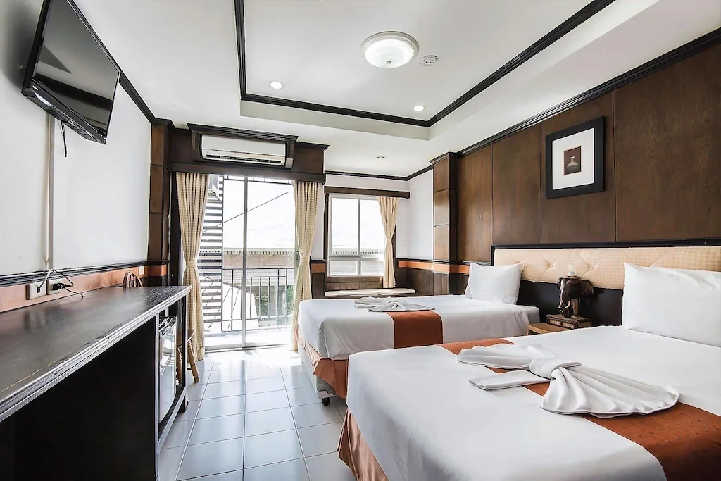 Standard twin room at Seasons Palace Resort Hua Hin